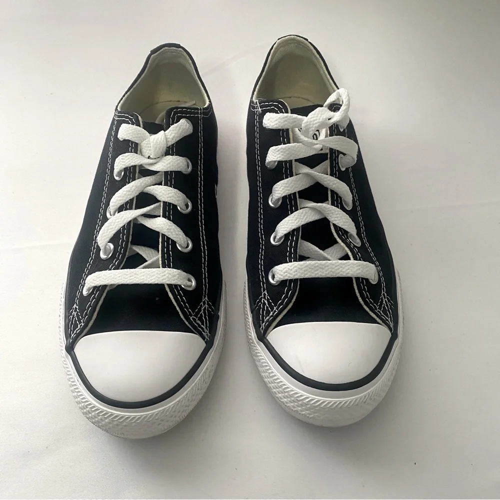 Converse All Star Chuck Taylor Ox Youth Size 3 NWT Box Black and White